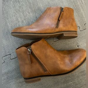 Cat & Jack Kids Tan Ankle Zip up Boots
